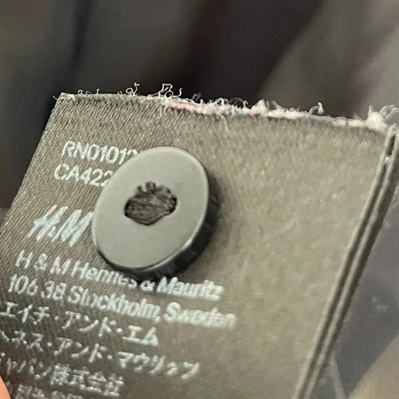 5/20$ Black V-Neck 3/4 Sleeve Button Down Shirt - Picture 6 of 8